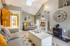 Гостиница Broadrock Accommodation - Clock Cottage & The Loft  Чепстоу